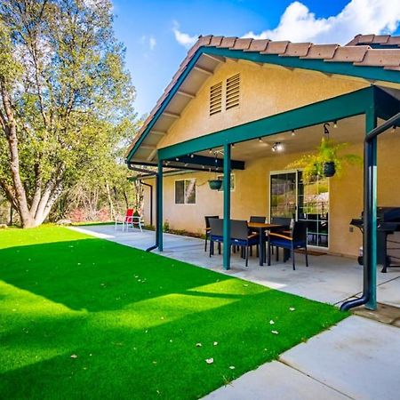Mystic Mountain Villa, 14 Miles From Yosemite Оукхърст Екстериор снимка