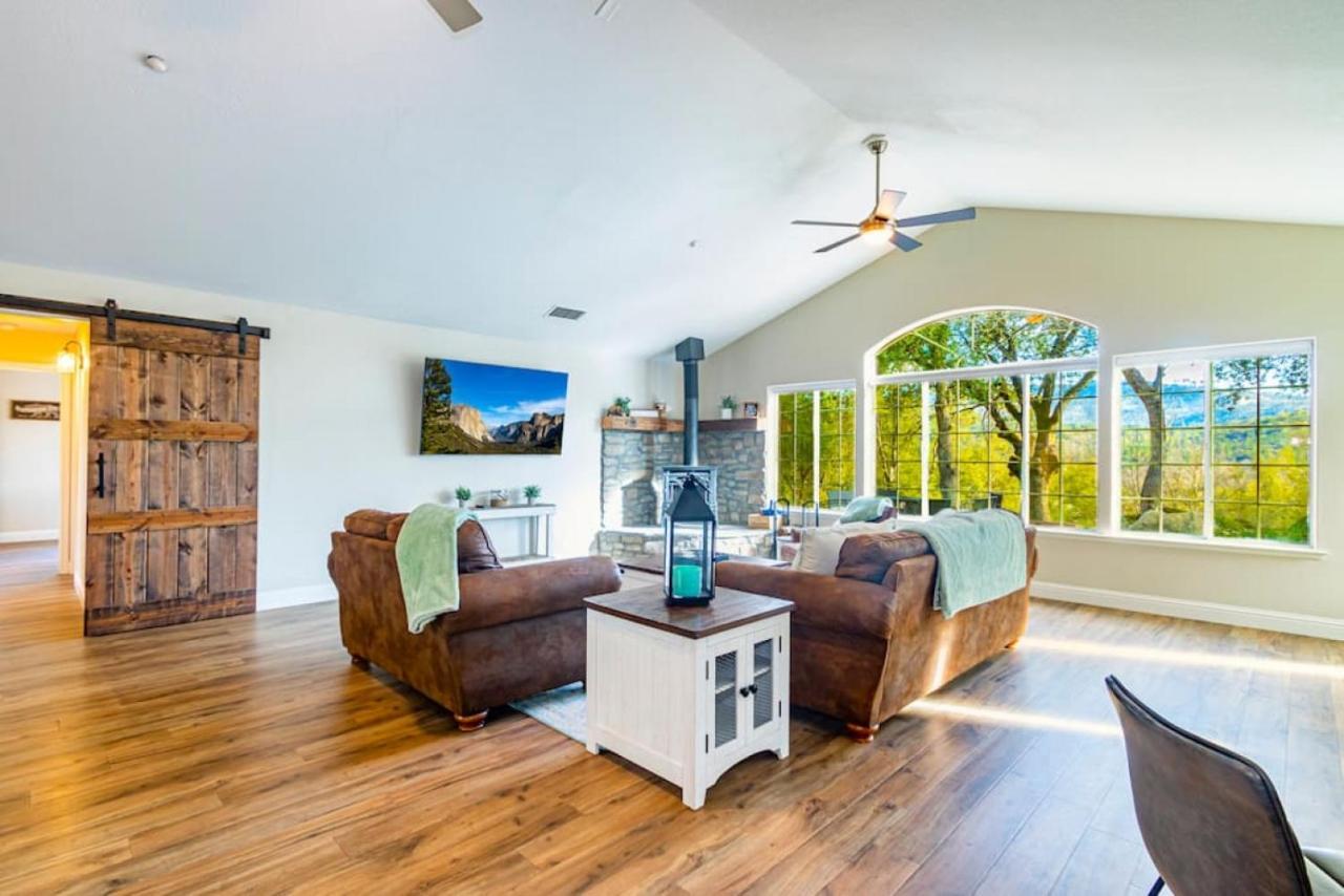 Mystic Mountain Villa, 14 Miles From Yosemite Оукхърст Екстериор снимка
