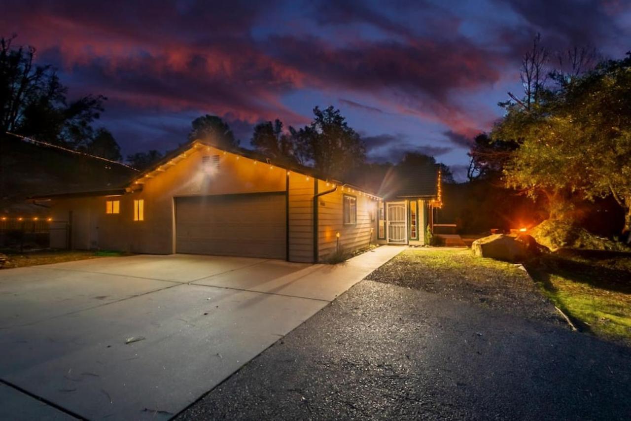 Mystic Mountain Villa, 14 Miles From Yosemite Оукхърст Екстериор снимка