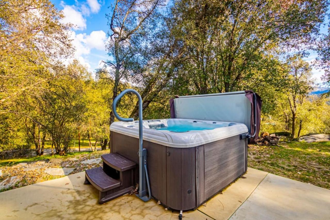 Mystic Mountain Villa, 14 Miles From Yosemite Оукхърст Екстериор снимка