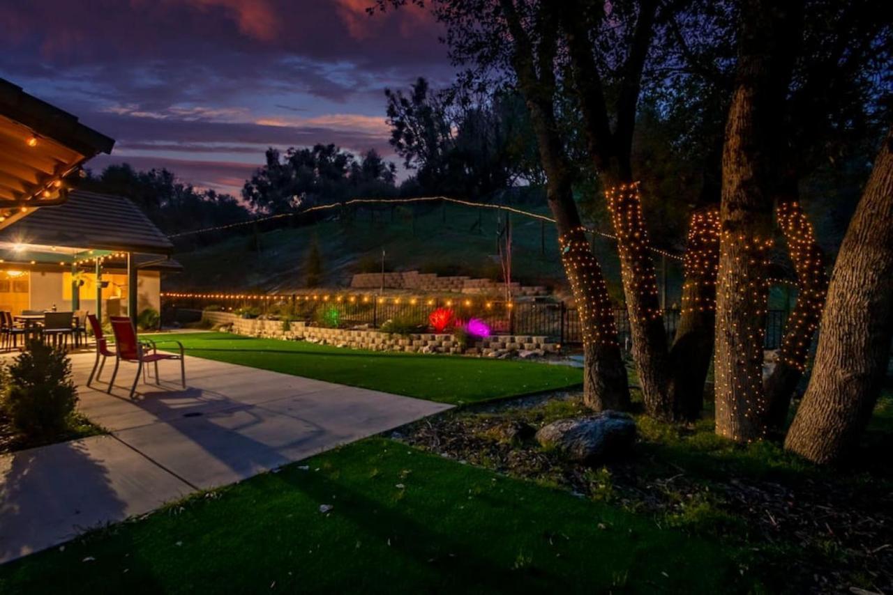Mystic Mountain Villa, 14 Miles From Yosemite Оукхърст Екстериор снимка